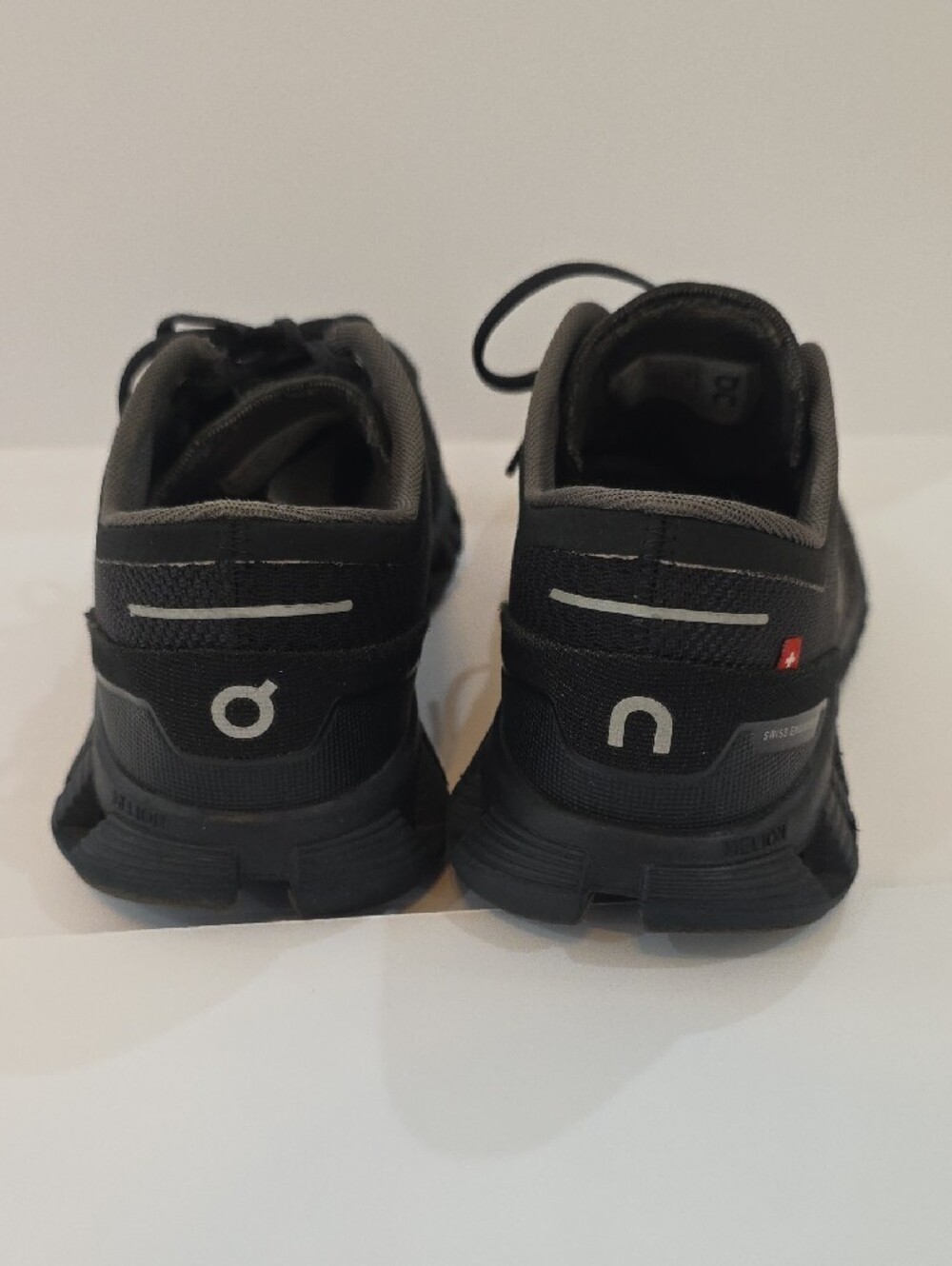 On Running Cloud X Women's Black Athletic Running Shoes Size 9 - Picture 6 of 10
